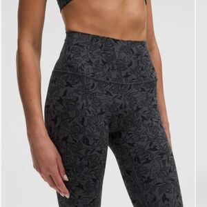 NWT Lululemon High-Rise 25” Leggings – Black Floral Print